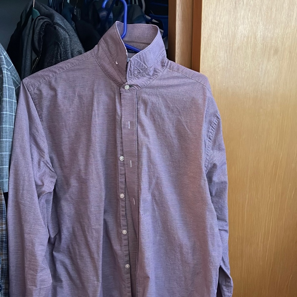 Tommy Hilfiger slim fit dress shirt. 16/34-35
